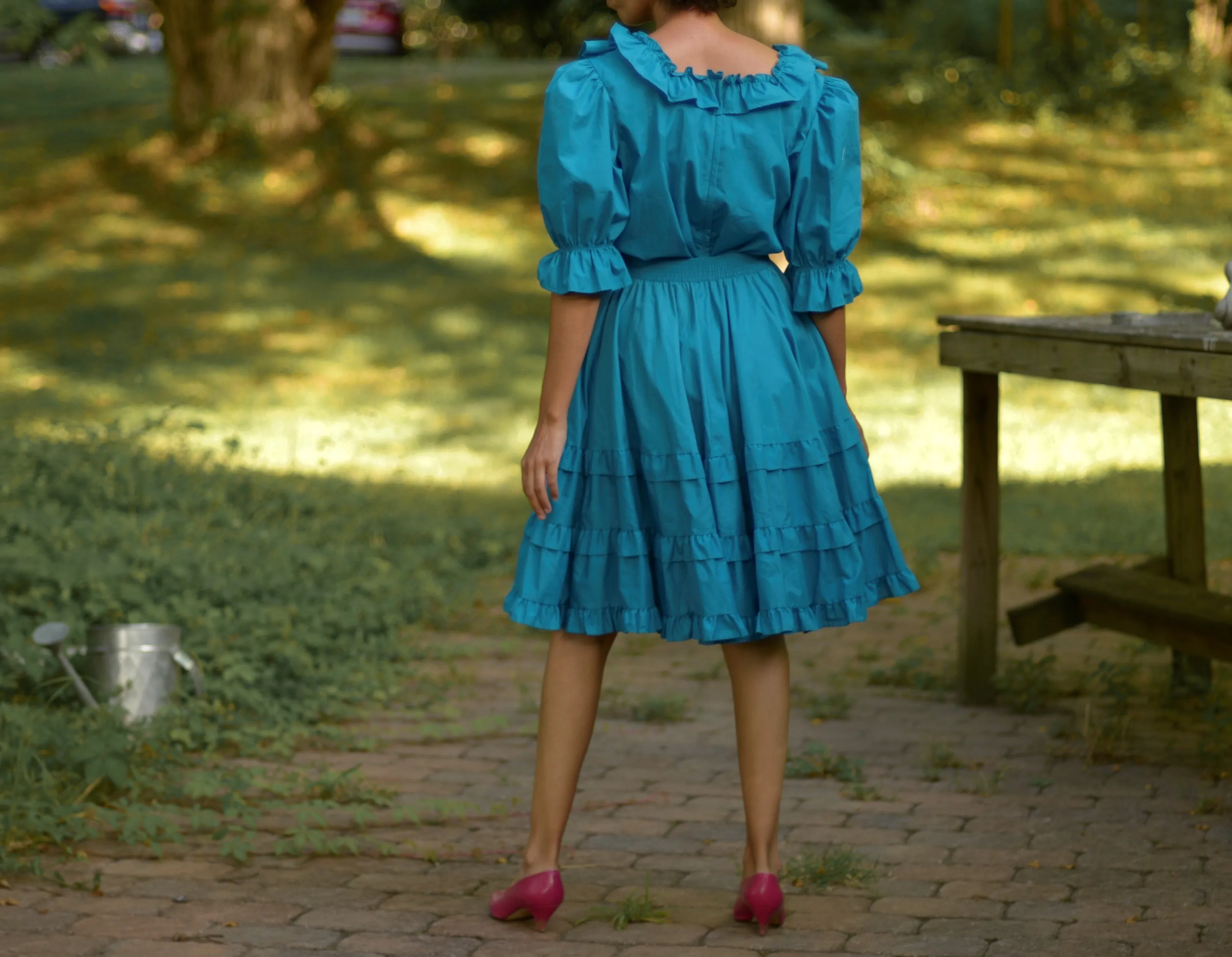 1970s teal cotton ruffled full skirt set with puff sleeve, fits up to large