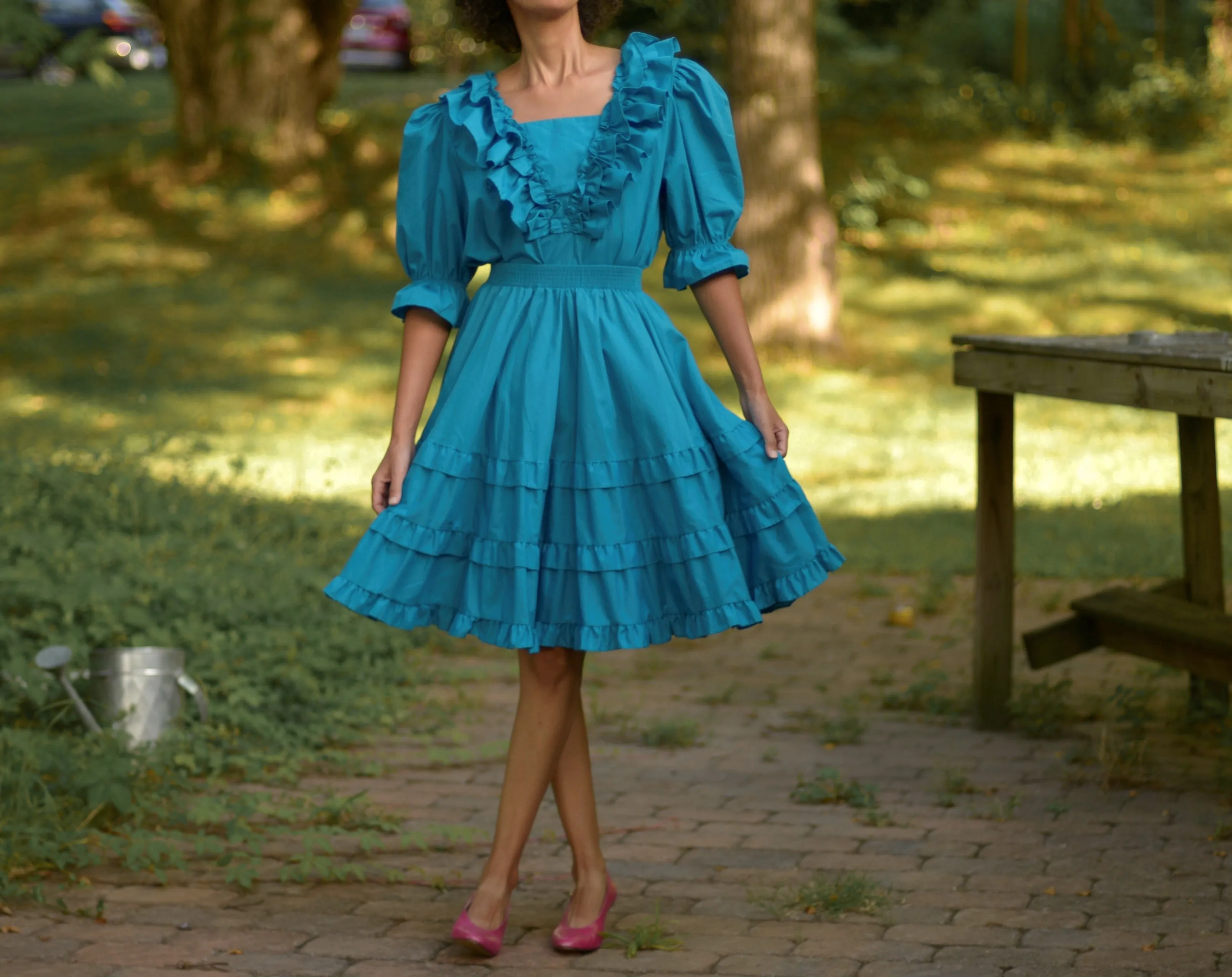 1970s teal cotton ruffled full skirt set with puff sleeve, fits up to large