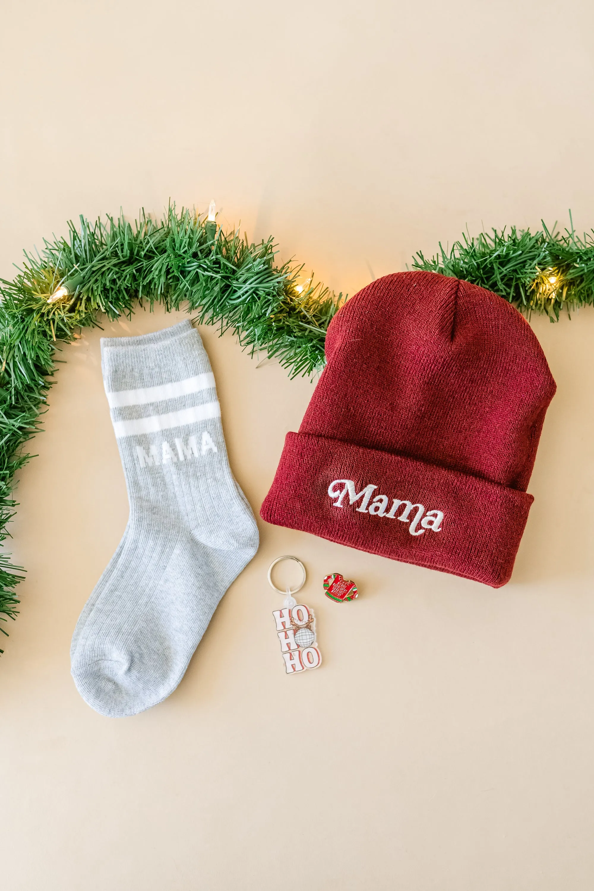 ADULT BEANIE - Mama Italic - MAROON w/ White