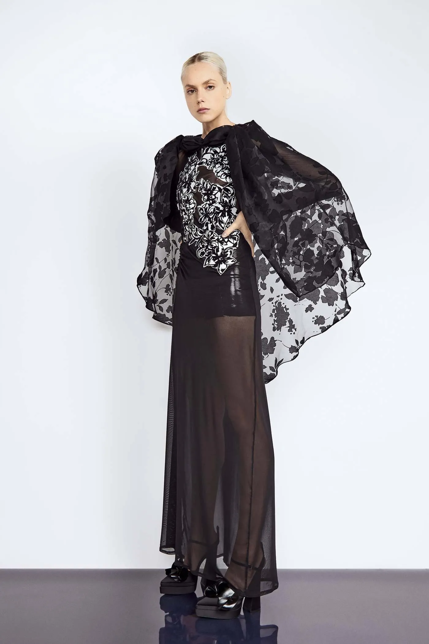 Black And White Hand Embroidery Lace Cape Dress