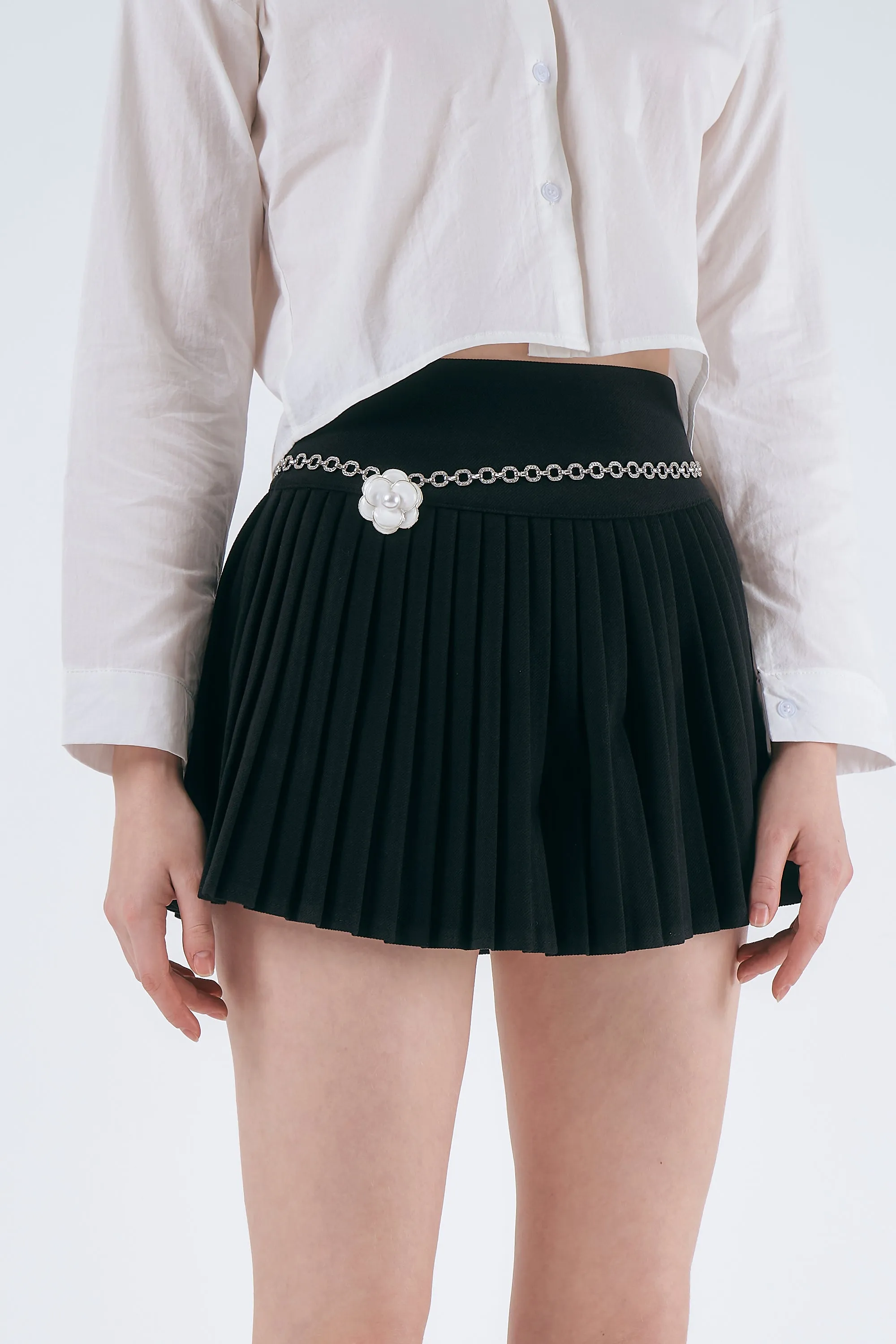 Lily Pleated Mini Skirt w/belt