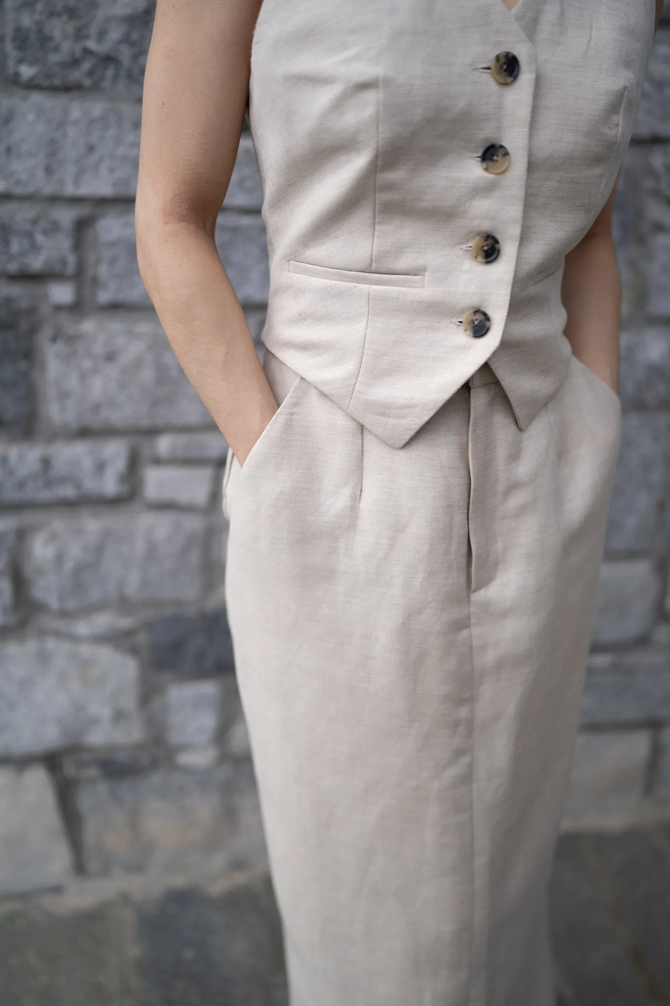 Linen & Wool Blend Tailored Skirt in Natural Herringbone