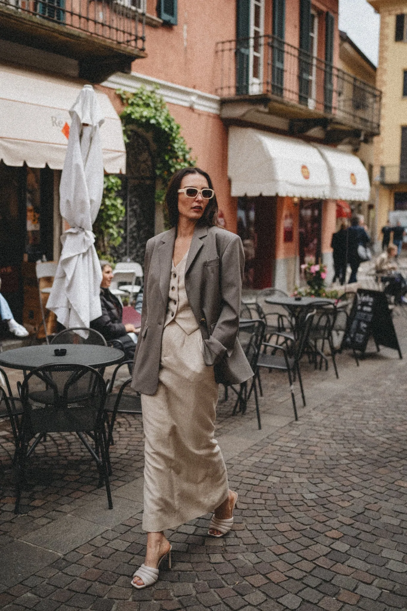 Linen & Wool Blend Tailored Skirt in Natural Herringbone