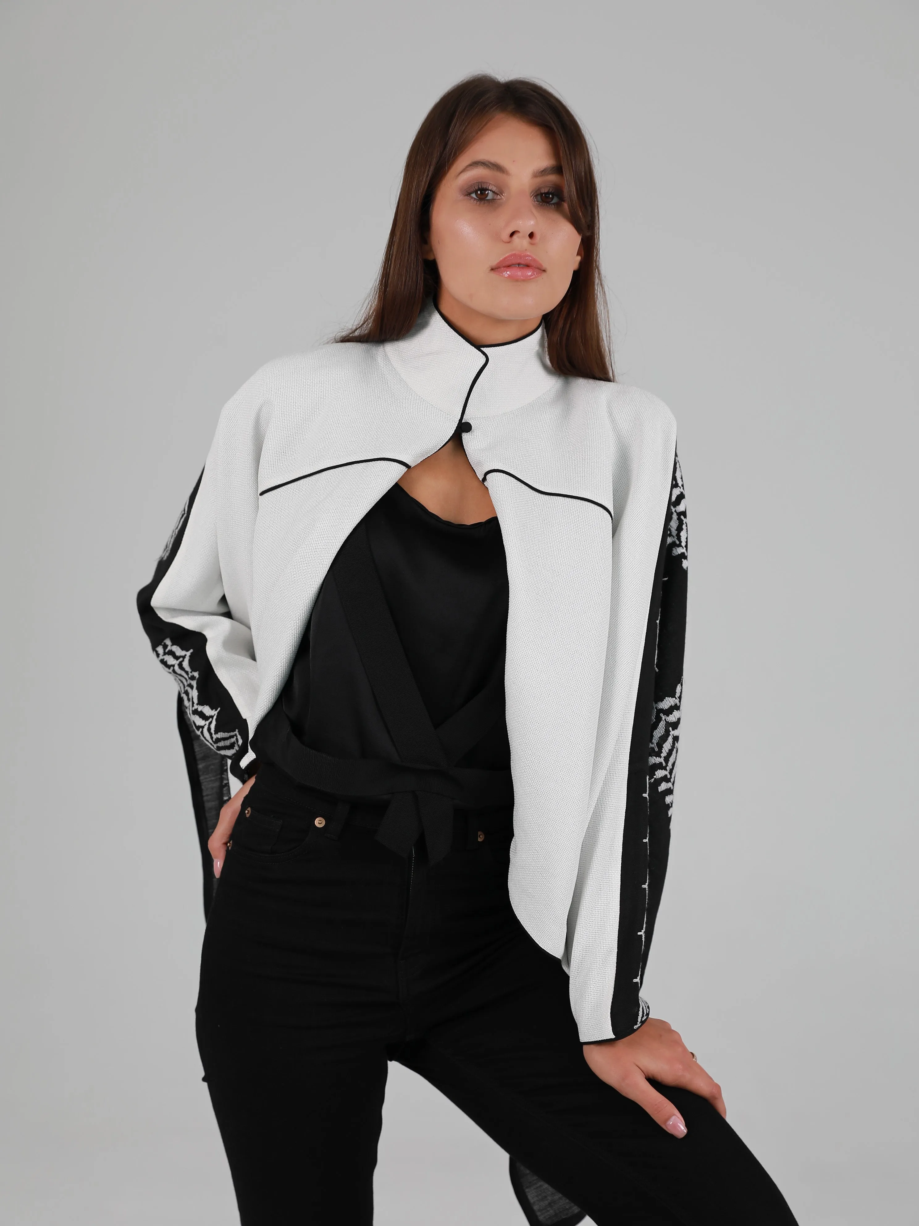 Long-Sleeve High Mandarin Collar Keffiyeh Cape - White/Black