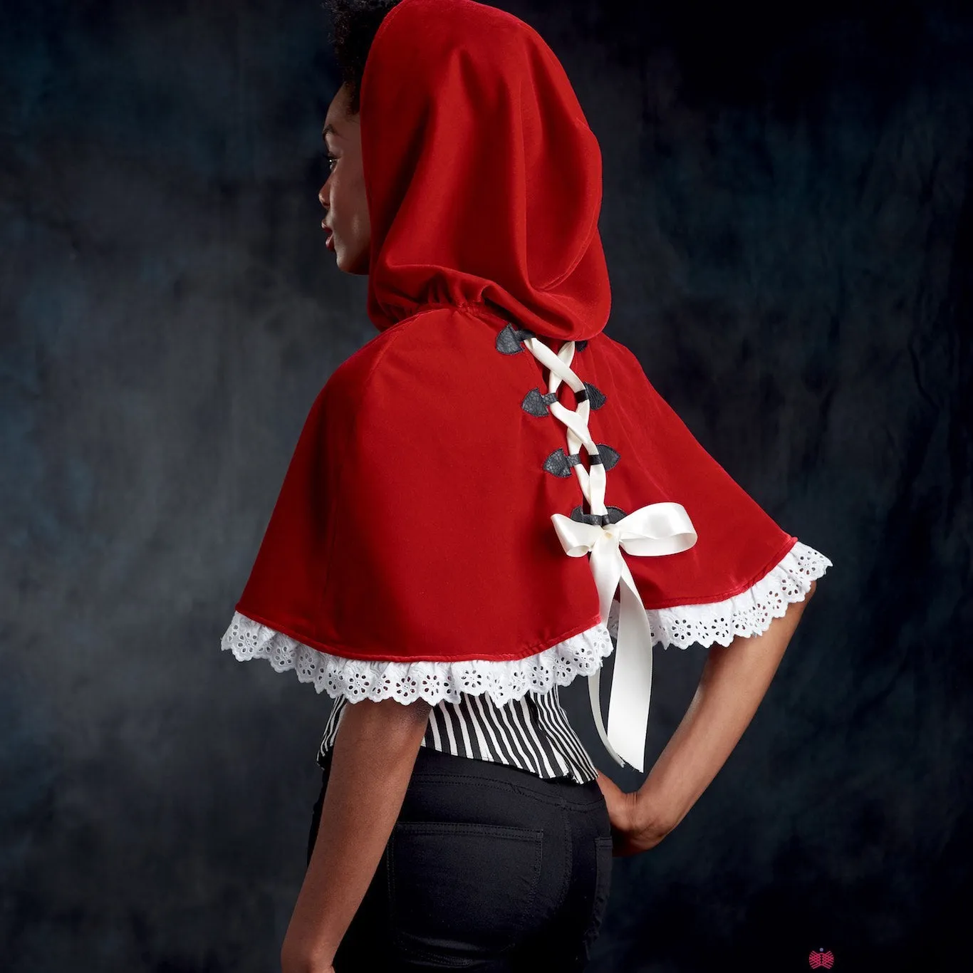 Simplicity Pattern S9008 Misses' Cape with Tie Costumes