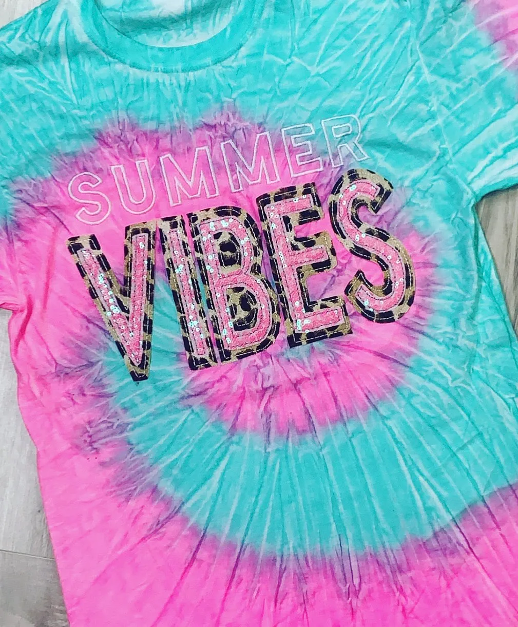 SUMMER VIBES Tie Dye Shirt